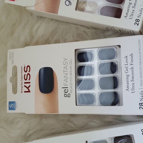 BUNDLE: Gel Stick on Nails - Picture 3 of 6